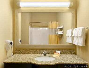 Days Inn By Wyndham Rockdale Texas Buitenkant foto